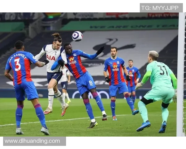 贝兹尔与巴黎F的激烈对决揭示足球战术与实力的较量